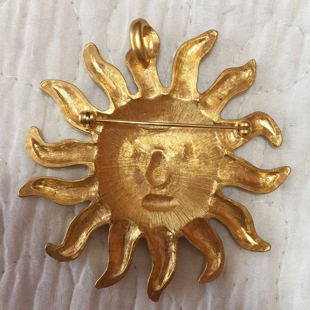 Golden Pin - Picture 2 of 3